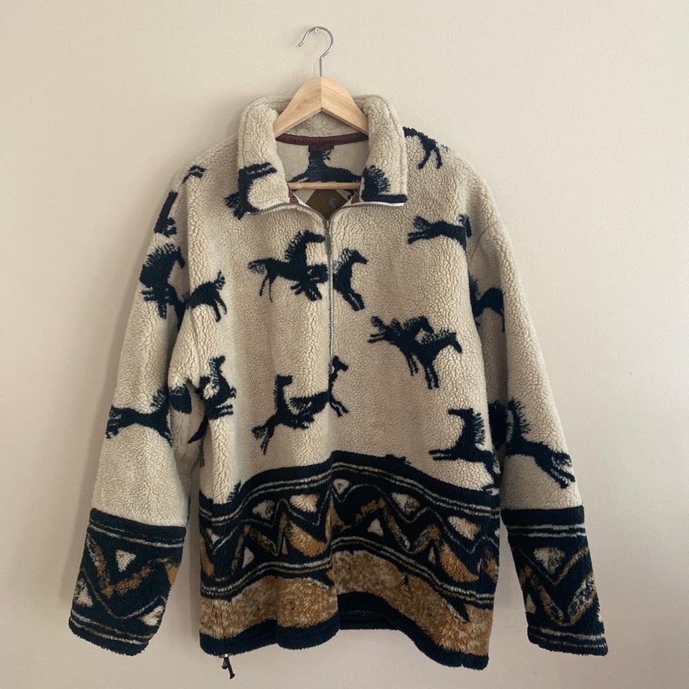 Horse pullover